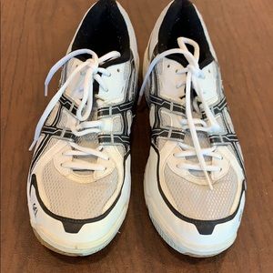 Vintage men’s ASICS Us 11 good condition White